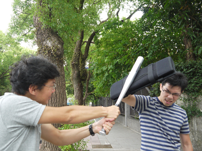 收合時可當作臂盾阻擋攻擊